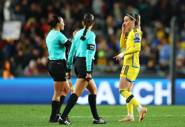 Đội tuyển nữ Thụy Điển chỉ trích trọng tài sau trận bán kết World Cup nữ 2023 - Ảnh 4.