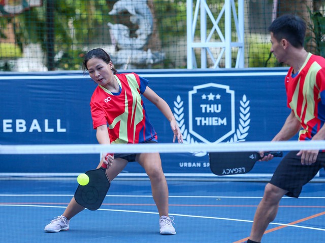 Pickleball, môn thể thao gây 'nghiện' tại Việt Nam - Ảnh 1.