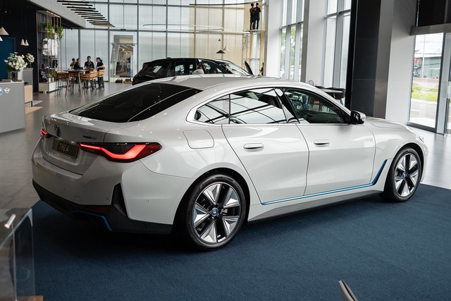 Thêm i4 và iX3, BMW tăng cạnh tranh ở phân khúc xe điện - Ảnh 2.
