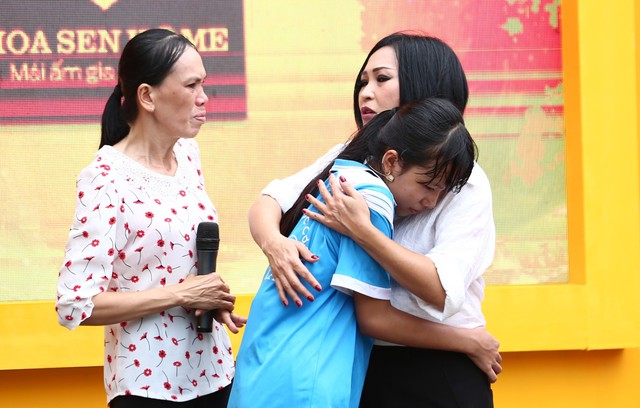 Phương Thanh khóc nghẹn kể chuyện mất cha khi mới 13 tuổi  - Ảnh 3.