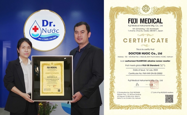 Đại diện Doctor Nước nhận chứng nhận Fuji 5S