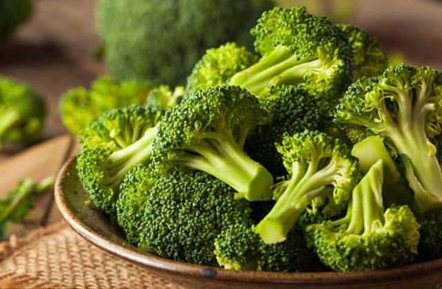 Nghiên cứu phát hiện ăn nhiều rau lá xanh giúp bảo vệ phổi - Ảnh 2.