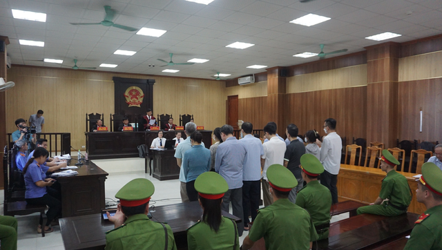 Cựu Giám đốc Sở GD-ĐT Thanh Hóa Phạm Thị Hằng bị tuyên phạt 4 năm tù - Ảnh 2.