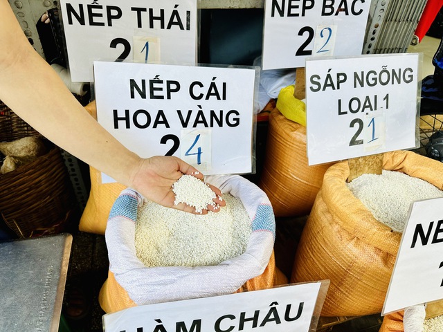 Lần đầu trong cơn ‘sốt’ giá gạo Việt Nam cao nhất thế giới - Ảnh 1.