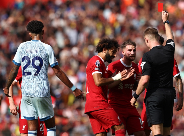 Ngoại hạng Anh: Liverpool vượt khó trước Bournemouth để có chiến thắng đầu tiên - Ảnh 2.