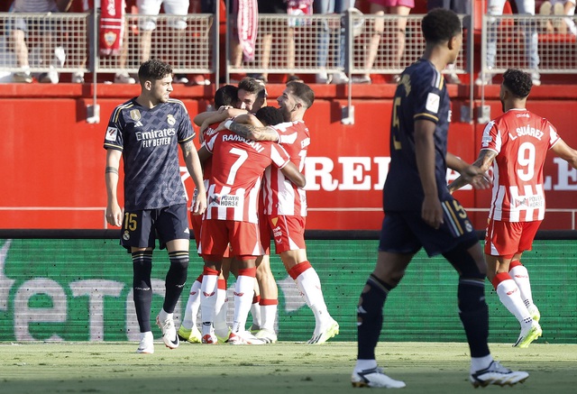 La Liga: Jude Bellingham rực sáng với cú đúp giúp Real Madrid ngược dòng đánh bại Almeria - Ảnh 1.
