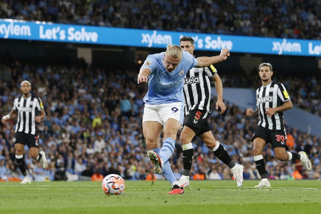Ngoại hạng Anh: Julian Alvarez ghi bàn giúp Man City đánh bại Newcastle - Ảnh 2. Ngoại hạng Anh: Julian Alvarez ghi bàn giúp Man City đánh bại Newcastle - Ảnh 2.