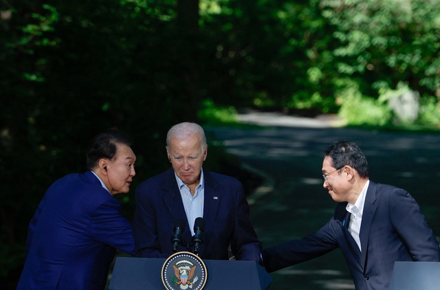 Lãnh đạo Mỹ-Nhật-Hàn ra tuyên bố đề cập hành vi của Trung Quốc ở Biển Đông  - Ảnh 2.