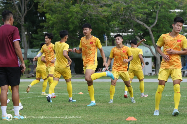 U.23 Lào không 'dễ chơi', nhưng U.23 Việt Nam đã sẵn sàng - Ảnh 2.