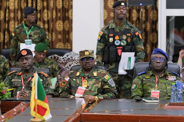 Lực lượng ECOWAS chờ lệnh can thiệp quân sự vào Niger sau đảo chính - Ảnh 1.