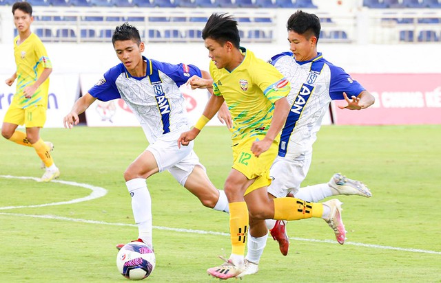 VCK giải U.15 quốc gia 2023: Lộ diện 2 cái tên đầu tiên vào bán kết - Ảnh 1. VCK giải U.15 quốc gia 2023: Lộ diện 2 cái tên đầu tiên vào bán kết - Ảnh 1.