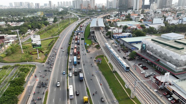 Đấu giá đất làm TOD: 'Tiền Ở Đất' hay 'Tiền Ở Dân'? - Ảnh 1.