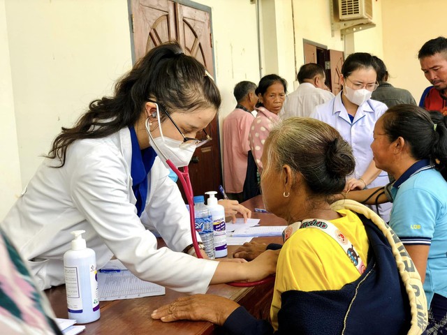 Tuổi trẻ Quảng Trị tình nguyện tại nước bạn Lào - Ảnh 3.