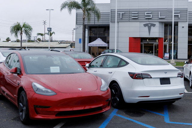 Mỹ điều tra 280.000 xe điện Tesla mới - Ảnh 1.
