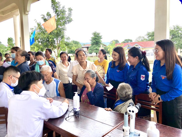 Tuổi trẻ Quảng Trị tình nguyện tại nước bạn Lào - Ảnh 4.
