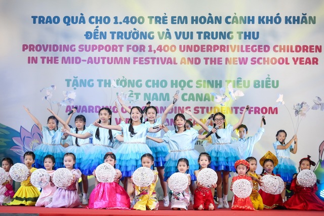 Ngày hội trẻ em Việt Nam-Canada vui Tết Trung thu, chuẩn bị tựu trường - Ảnh 2.