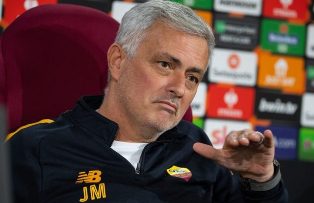 HLV Mourinho lên tiếng về sự ‘phản bội’ của tiền vệ Matic - Ảnh 2.