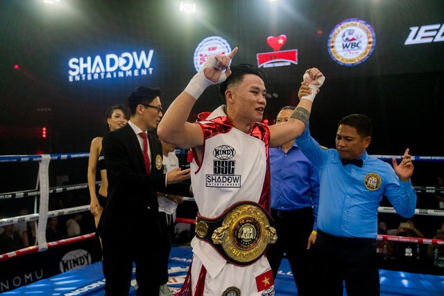 Hạ tay đấm Thái Lan, doanh nhân Trịnh Thế Long đoạt đai bạc WBC châu Á - Ảnh 4.