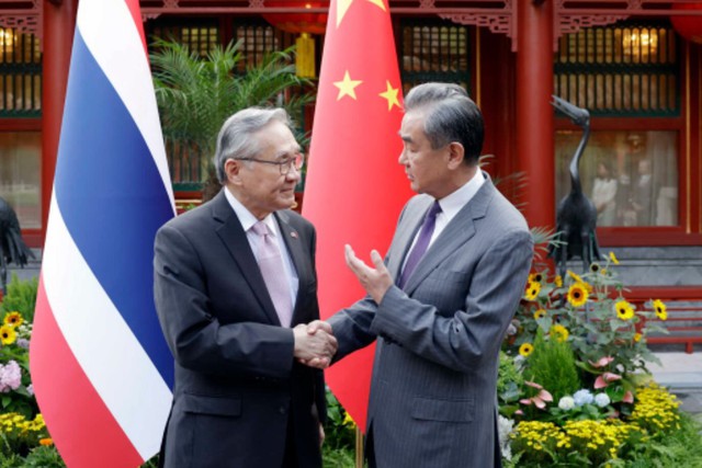 Trung Quốc sẵn sàng xúc tiến đối thoại với ASEAN về COC - Ảnh 1.