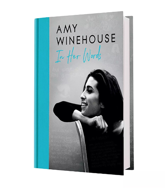 Những bức ảnh chưa từng công bố của Amy Winehouse được chia sẻ trong cuốn sách mới - Ảnh 2.