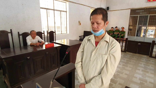 Đắk Lắk: Người đàn ông hiếp dâm con gái bị phạt 18 năm tù - Ảnh 1.