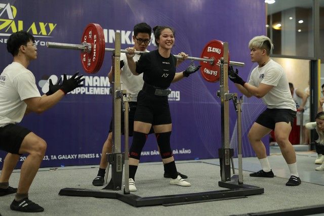 Kỷ lục quốc gia bị phá ở vòng loại powerlifting Việt Nam - Ảnh 1.