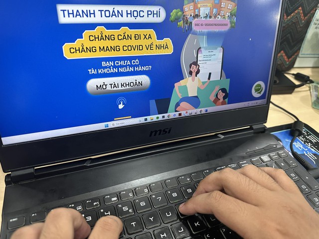 TP.HCM quy định mức tăng học phí trường ngoài công lập và công khai phí ngân hàng - Ảnh 1. TP.HCM quy định mức tăng học phí trường ngoài công lập và công khai phí ngân hàng - Ảnh 1.