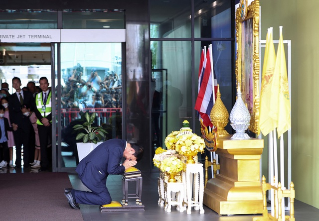 Ông Thaksin đã về đến Bangkok, tiếp nhận 'quy trình pháp lý' - Ảnh 2.