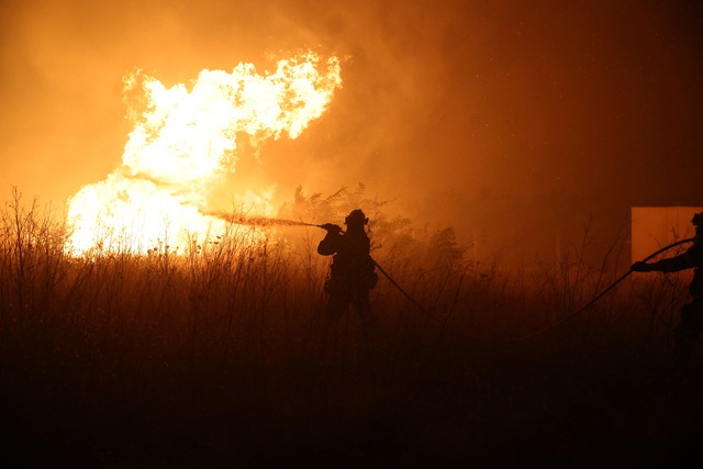 Phát hiện 18 thi thể chết cháy trong đám cháy rừng ở Hy Lạp - Ảnh 2.