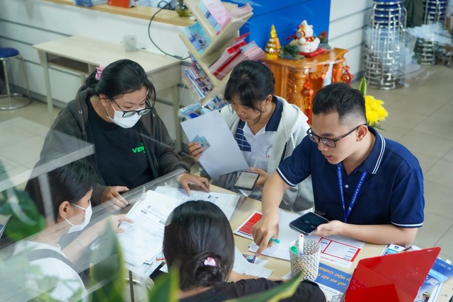 Điểm chuẩn 2023: Ngành y đa khoa Trường ĐH Nguyễn Tất Thành lấy 23 điểm - Ảnh 1.