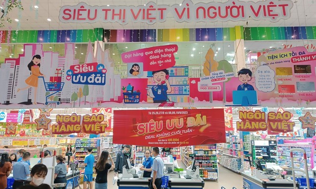 Đồng loạt các siêu thị thuộc Saigon Co.op giảm giá đến 50% cho hàng Việt - Ảnh 1.