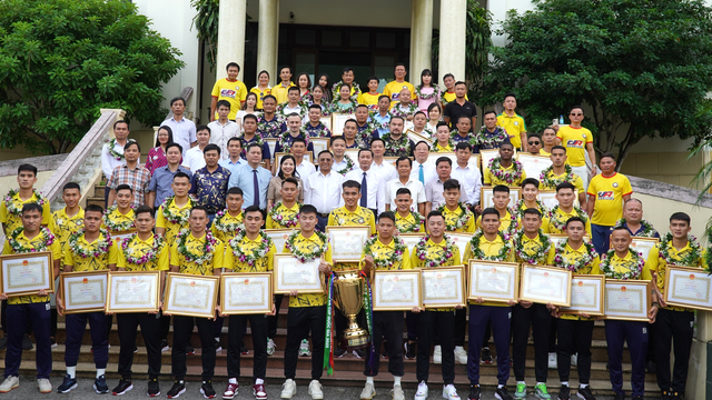 Tỉnh Thanh Hóa tuyên dương đội bóng Thanh Hóa đoạt Cúp quốc gia - Ảnh 1.