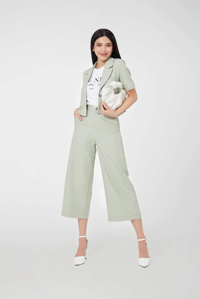 Muốn được khen mặc đẹp mùa này đây là những outfit nàng công sở nên đầu tư - Ảnh 2.