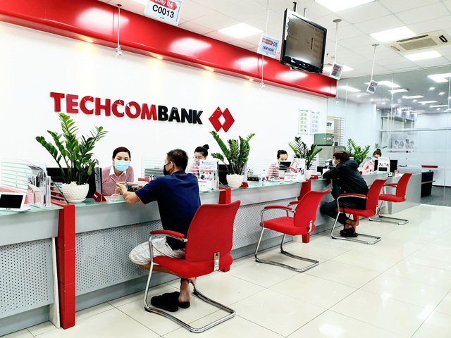 Con gái Chủ tịch Techcombank đăng ký mua hơn 82 triệu cổ phiếu - Ảnh 1.