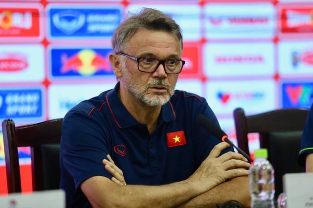 HLV Troussier: 'Công Phượng, Văn Toàn là trường hợp cá biệt ở đội tuyển Việt Nam' - Ảnh 2.