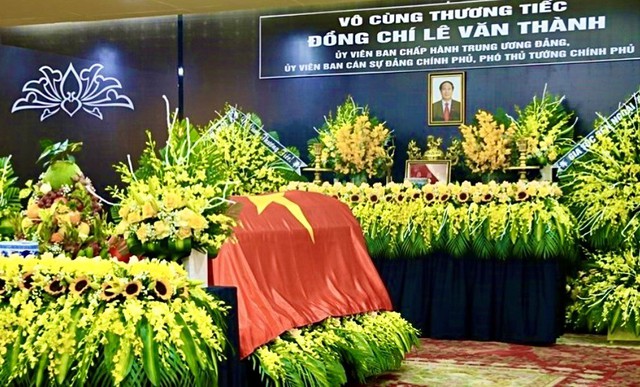 Hải Phòng: Lãnh đạo Đảng, Nhà nước viếng cố Phó Thủ tướng Lê Văn Thành - Ảnh 3.
