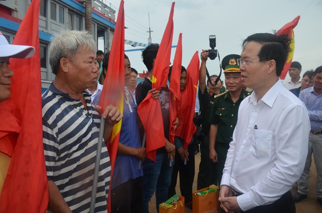 Bí thư Dương Văn An: 'khó khăn chưa từng có' Bình Thuận vẫn vươn lên tốp đầu - Ảnh 7. Bí thư Dương Văn An: 'khó khăn chưa từng có' Bình Thuận vẫn vươn lên tốp đầu - Ảnh 7.