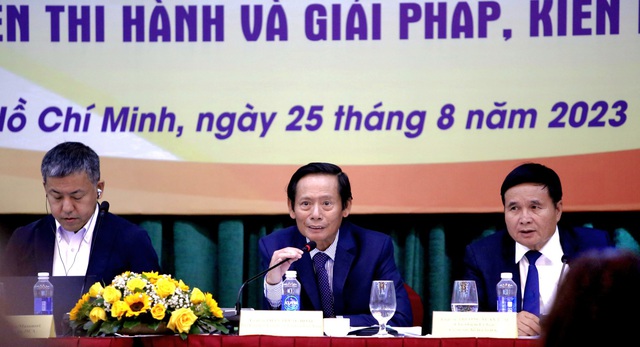 Quyền luật sư gặp, hỏi người bị buộc tội đang bị 'khống chế'? - Ảnh 5. Quyền luật sư gặp, hỏi người bị buộc tội đang bị 'khống chế'? - Ảnh 5.