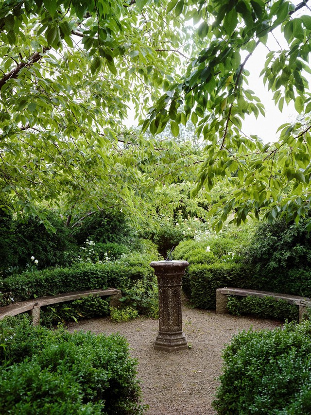 Tham quan khu vườn cực kỳ lãng mạn và thơ mộng tại lâu đài Lismore của Ireland - Ảnh 3.