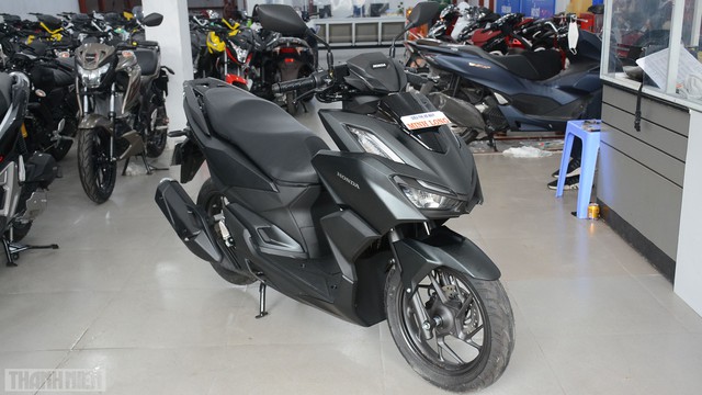 Đại lý xả hàng, giá Honda Vario 160 nhập khẩu thấp hơn xe 'nội' chục triệu đồng - Ảnh 1.