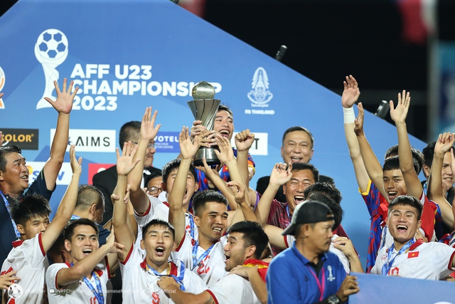 HLV Troussier gọi 9 cầu thủ vô địch Đông Nam Á cho vòng loại U.23 châu Á - Ảnh 1.
