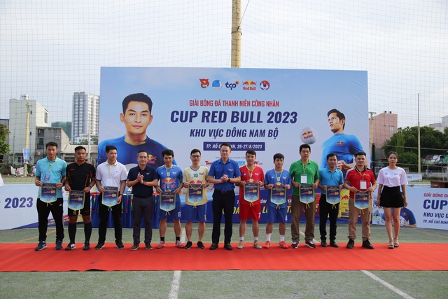 TCP Việt Nam: ‘Tiếp năng lượng tích cực để công nhân nuôi dưỡng đam mê bóng đá’ - Ảnh 2.