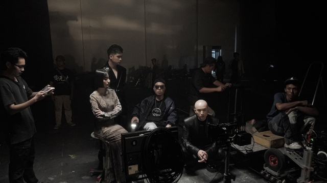 Hoàng Anh Vũ và Hà Anh kể chuyện tình đơn phương trong MV 'Cascadeur'   - Ảnh 3.