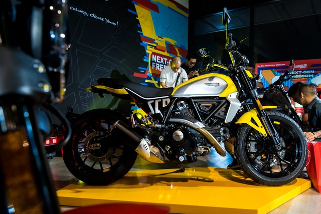 Ducati Scrambler 2023 giá từ 379 triệu đồng tại Việt Nam có đáng 'chơi'?   - Ảnh 1.