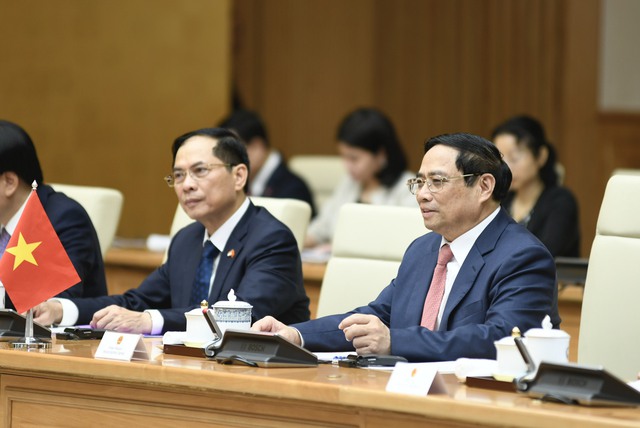 Thủ tướng Phạm Minh Chính hội đàm với Thủ tướng Singapore Lý Hiển Long - Ảnh 2.