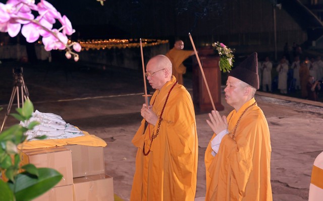 Lễ Vu Lan nghe giảng về bông hồng cài áo tại Học viện Phật giáo Việt Nam - Ảnh 5.