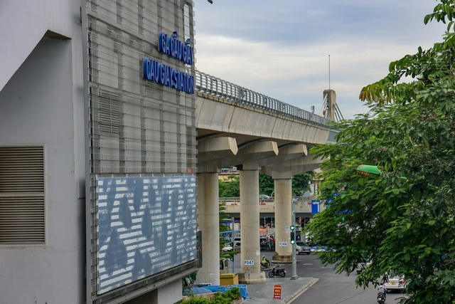 Bên trong nhà ga tuyến metro 34.800 tỉ đồng ở Hà Nội - Ảnh 1.