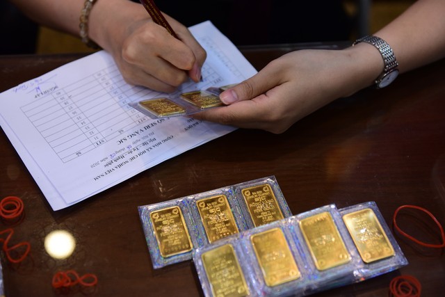 Giá vàng hôm nay 10.10.2023: Vàng miếng lên mức cao nhất trong 10 tháng qua - Ảnh 1.