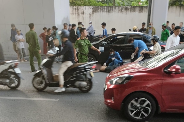 Người đàn ông nhảy từ ga metro Cát Linh - Hà Đông xuống đường tử vong - Ảnh 1.