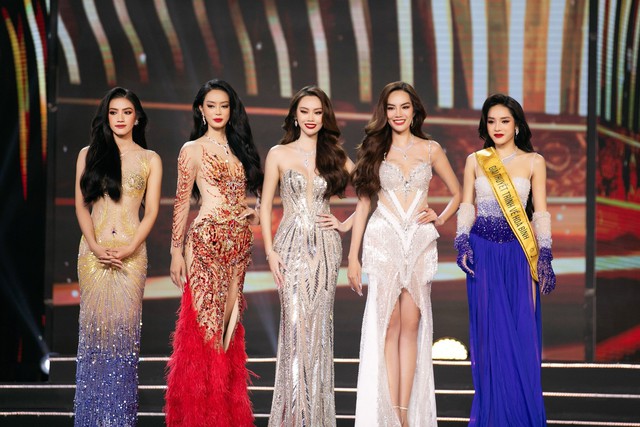 'Á hậu dao kéo' gây tranh cãi về màn ứng xử ở Miss Grand Vietnam - Ảnh 2.